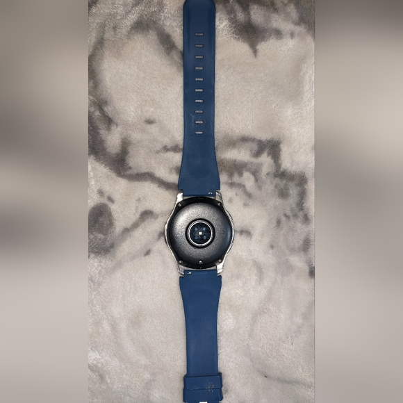 Samsung Galaxy Smartwatch. With accessories - Picture 3 of 7